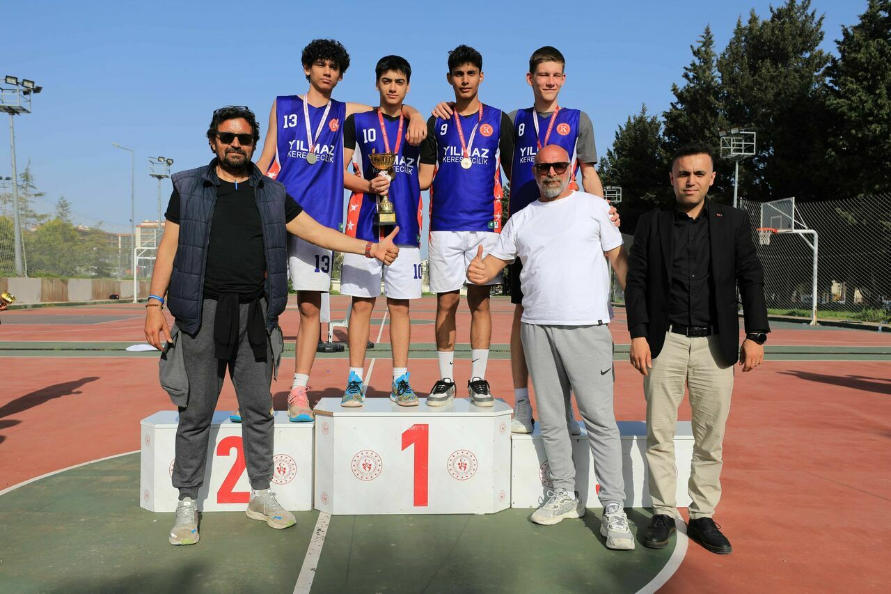 Antalya'da 3v3 Basketbol Turnuvası ödülleri verildi