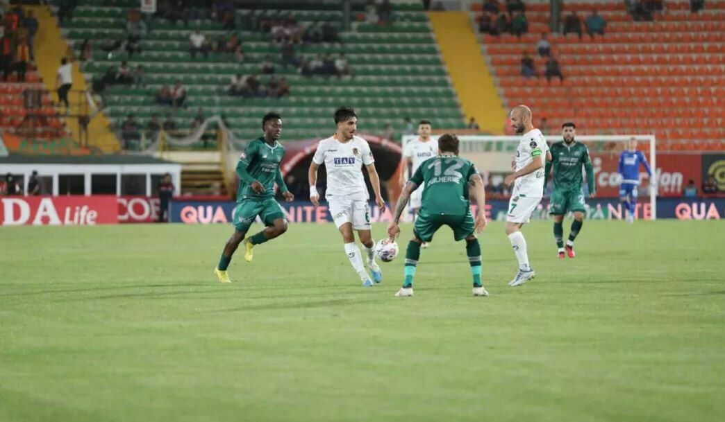 Konyaspor - Alanyaspor Maçı Saat Kaçta? Hangi Kanalda?