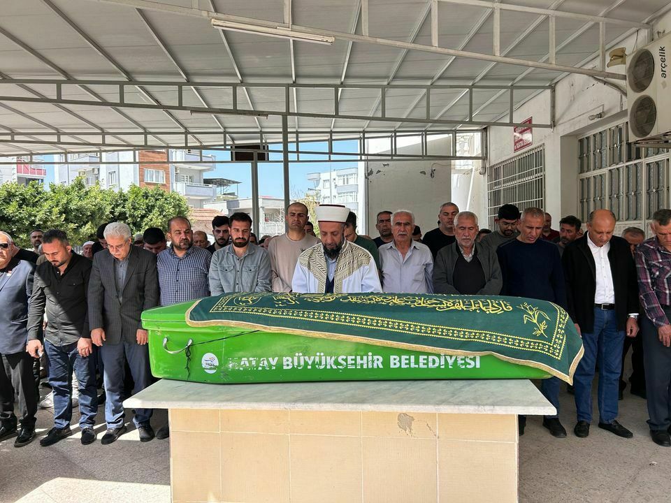 İskenderun'da Kalp Krizi Geçiren Başkan Adayı Toprağa Verildi (4) Result