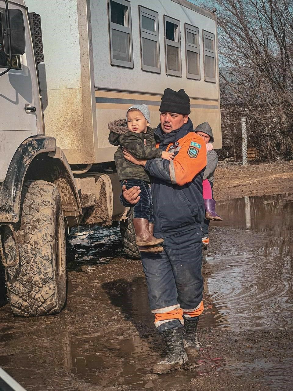 Kazakistan’daki Selde 2 Can Kaybı4