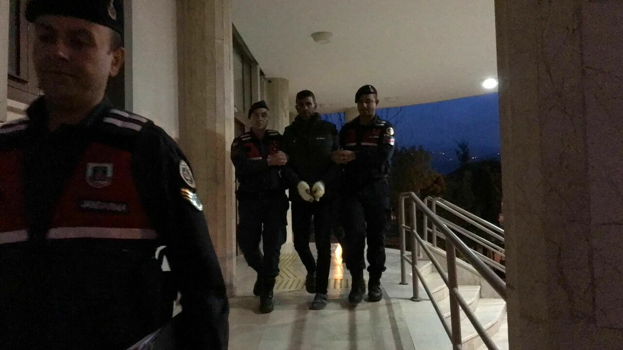 Para Vermeyen Annesini Benzin Dökerek Yaktı!