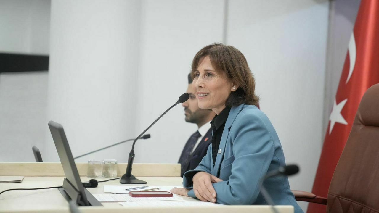 Seyhan Belediye Başkanı Oya Tekin