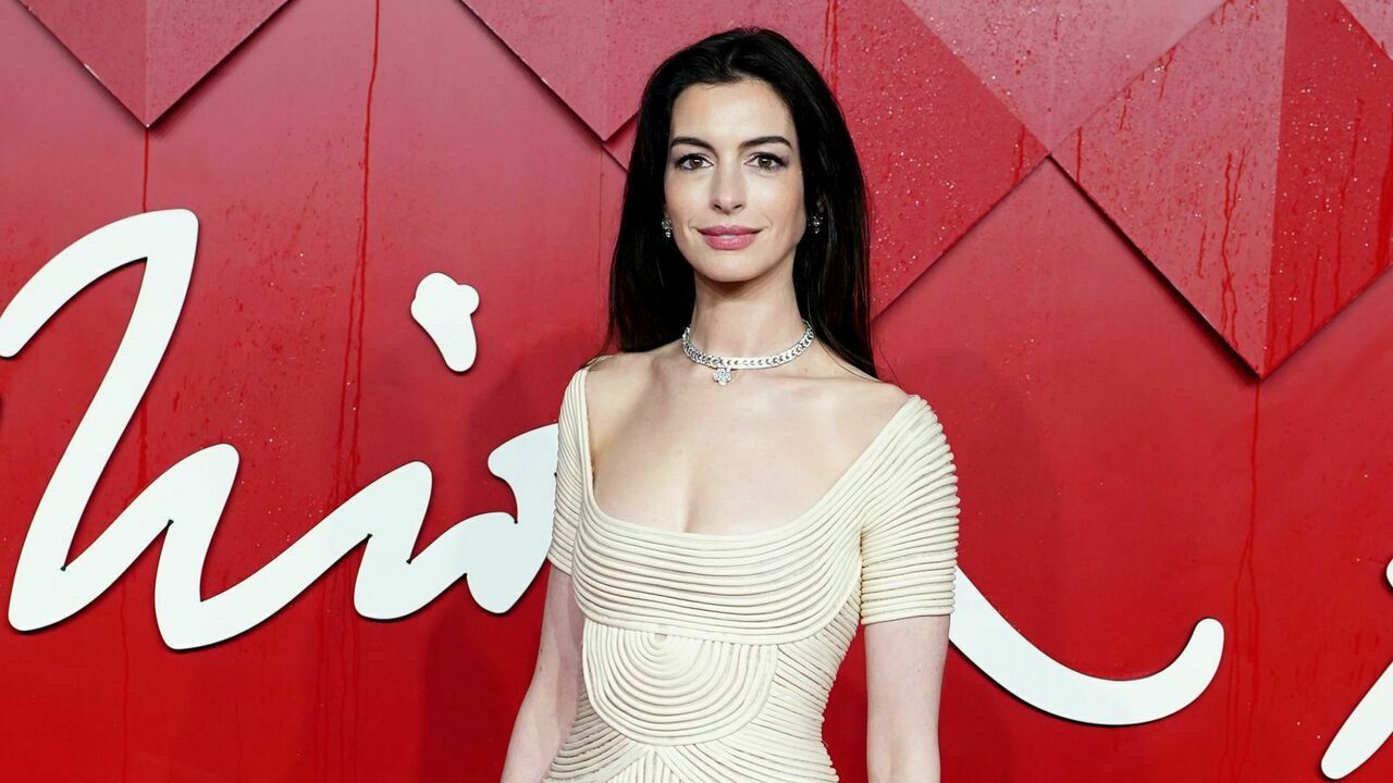 Skynews Anne Hathaway British Fashion Awards 6382624