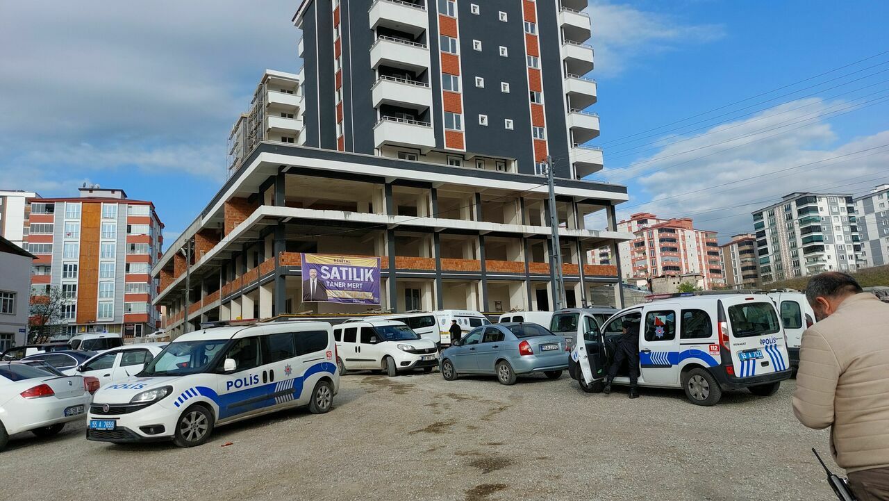 Yükseklikten Düşen Genç Hayatını Kaybetti