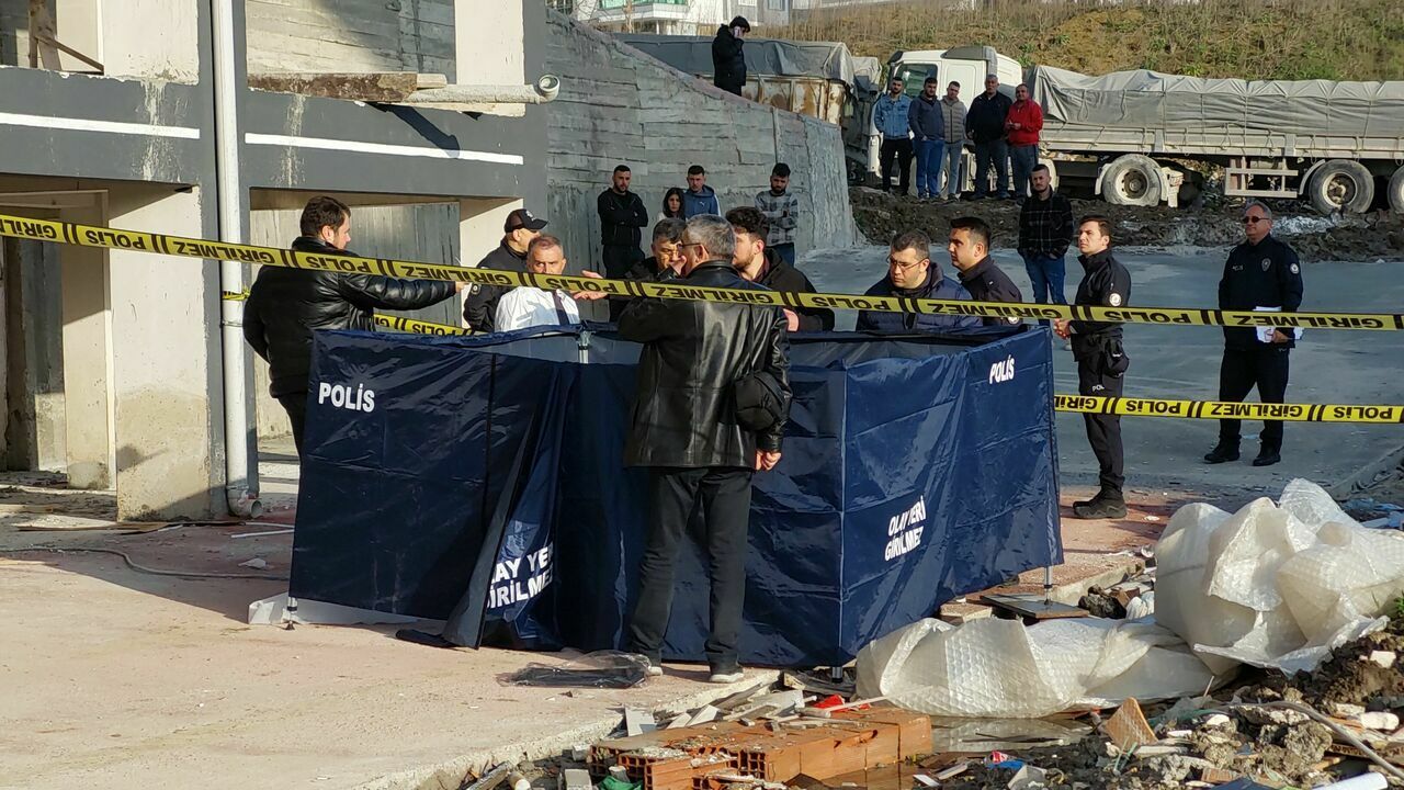 Yükseklikten Düşen Genç Hayatını Kaybetti3