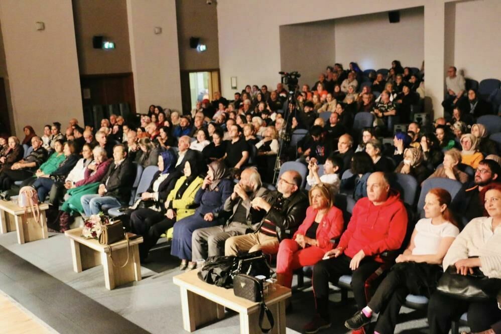 Körfez Belediyesi Korosu sanat dolu gece ile dinleyicileri büyüledi
