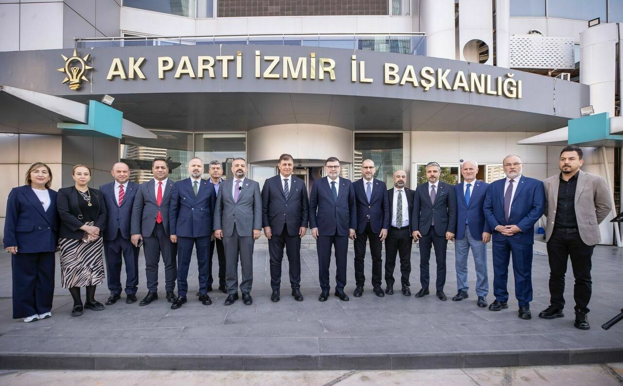 Başkan Tugay'dan AK Parti İl Başkanlığı'na İş Birliği ziyareti