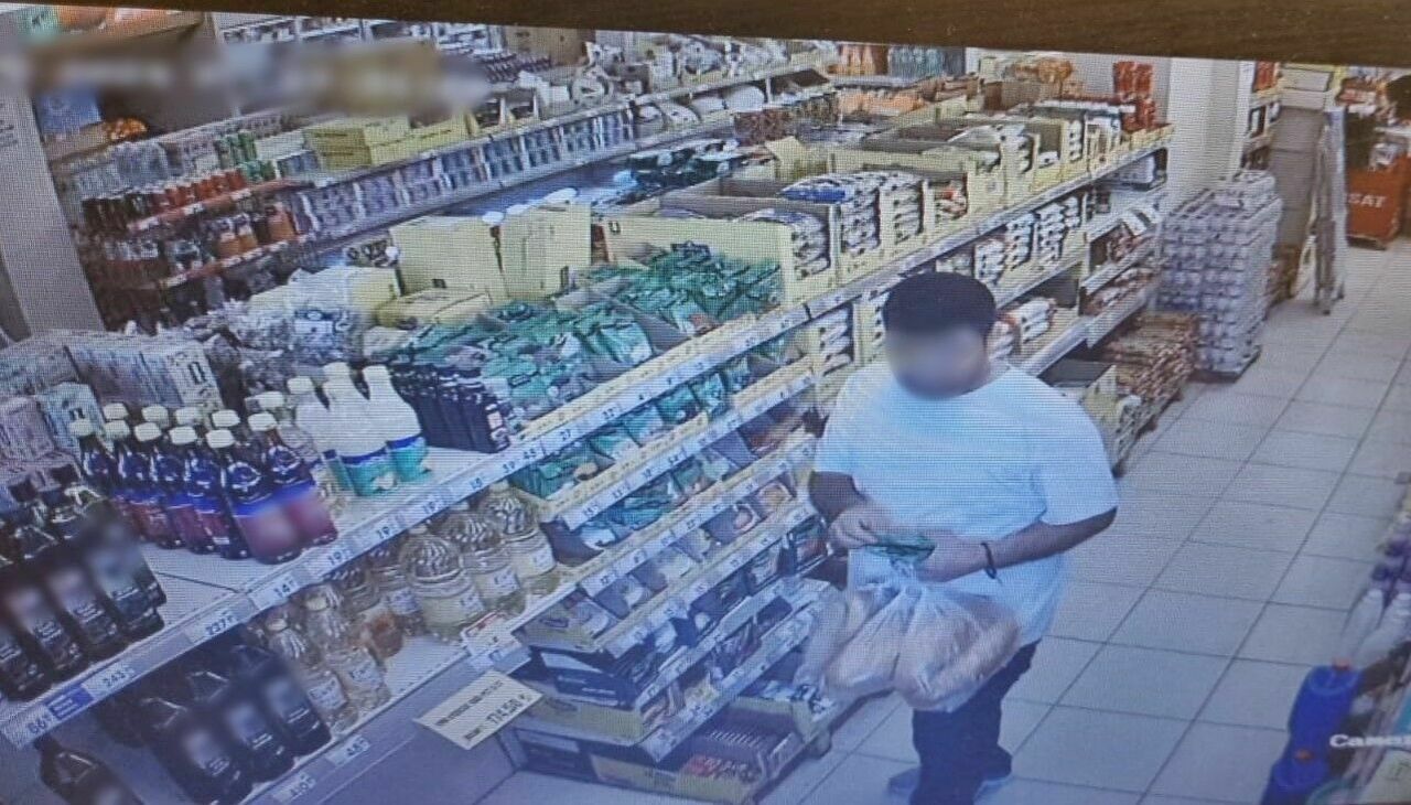 Çala Çala Otomobili Zeytinyağı Ile Doldurdu3