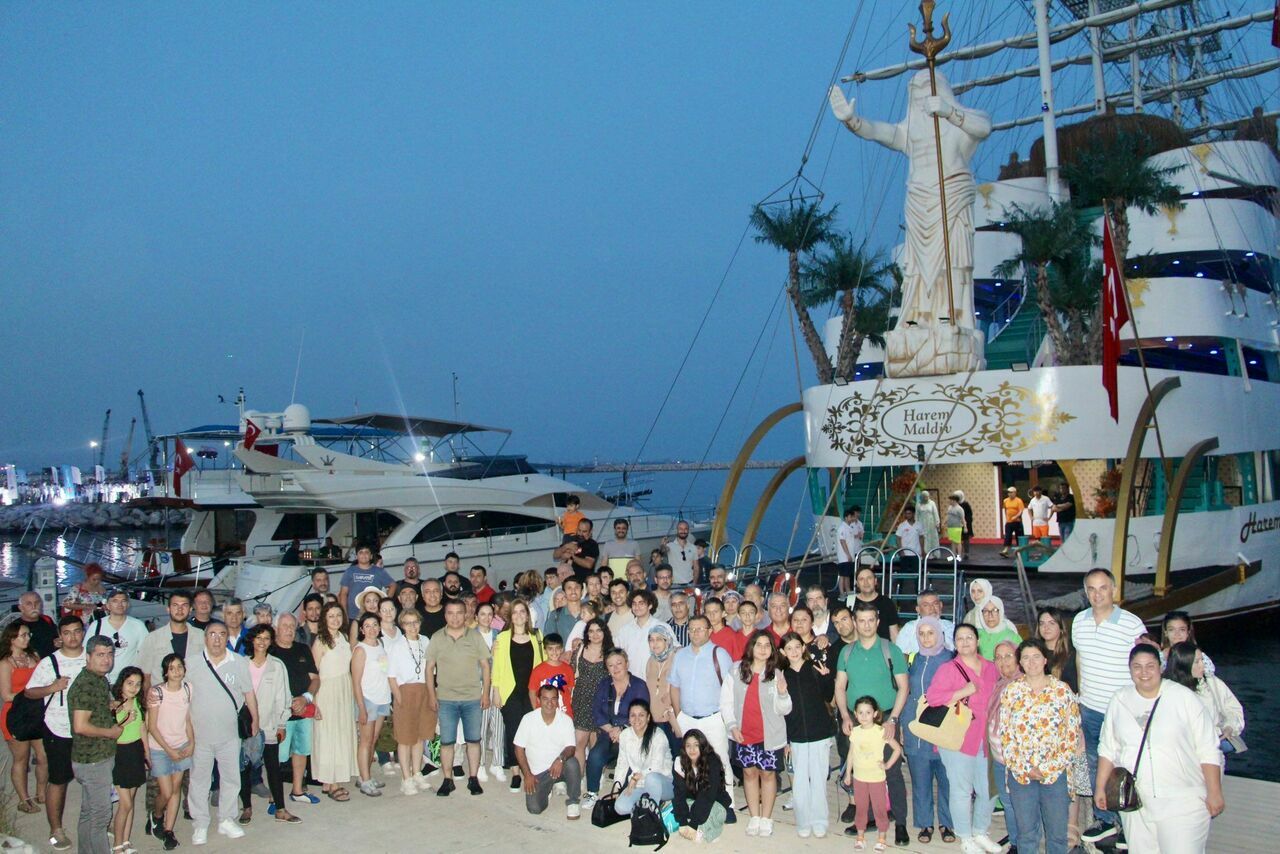 Antalya'da gazeteciler mavi turda bir araya geldi
