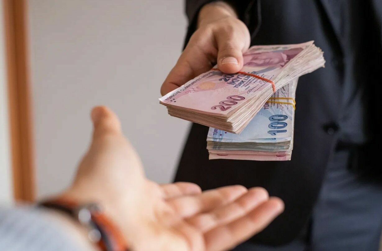 1 aylık faizi duyan şubeye akın etti! 225 bin TL'nin getirisi dudak uçuklattı