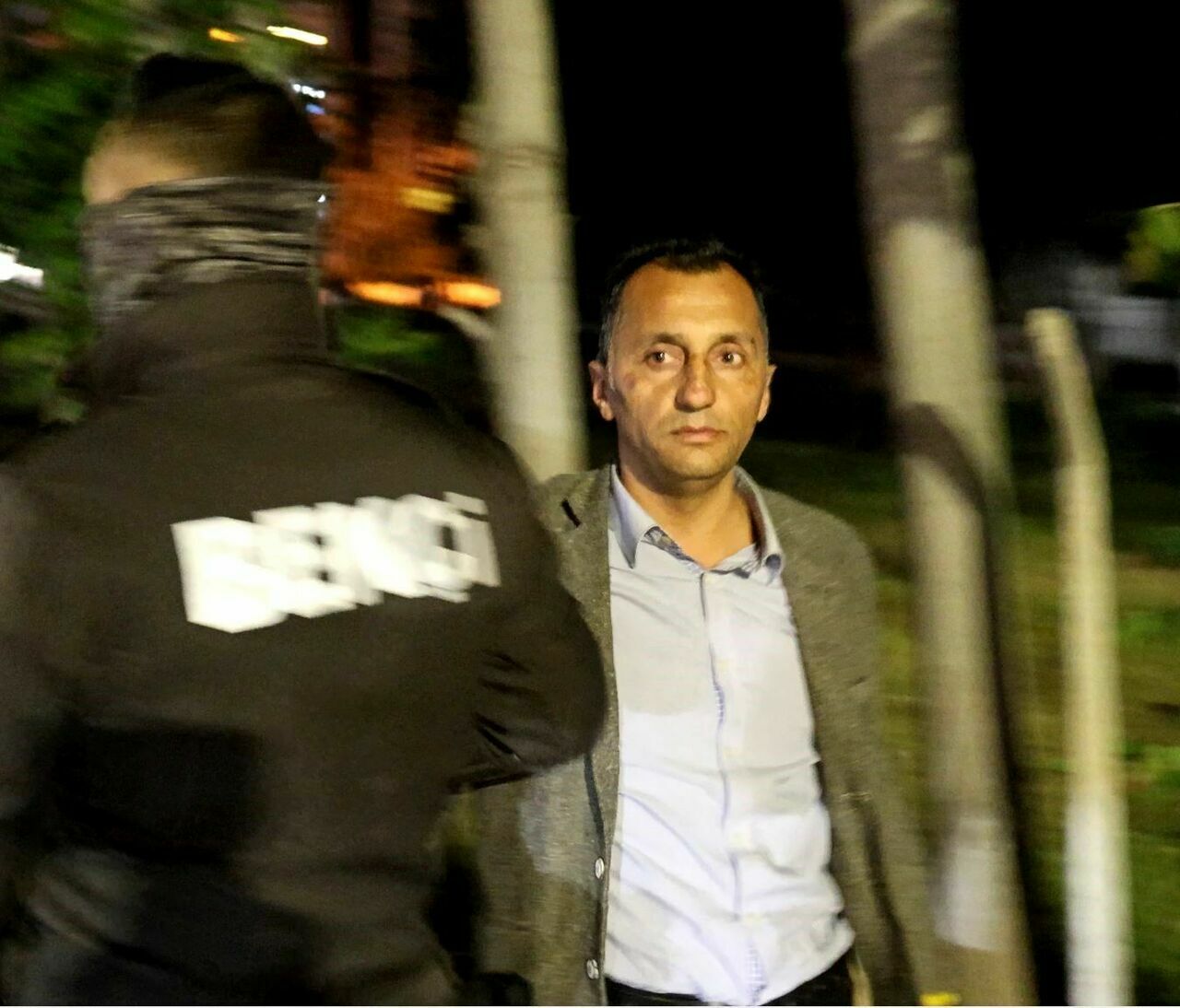 Polis Ehliyet Istedi, Alkollü Sürücü Ise Ayakkabı3