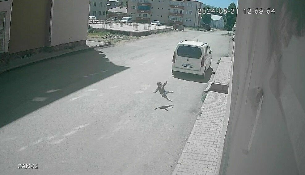 Muş'ta korkunç olay! 7. kattan düşen 2 yaşındaki çocuk hayatını kaybetti