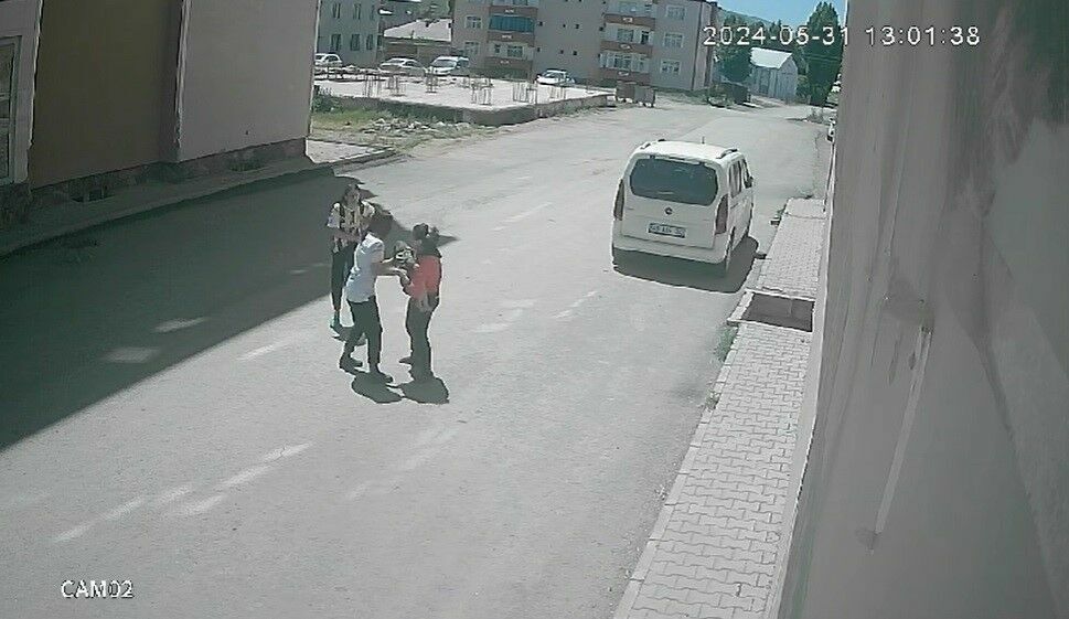 Muş'ta korkunç olay! 7. kattan düşen 2 yaşındaki çocuk hayatını kaybetti