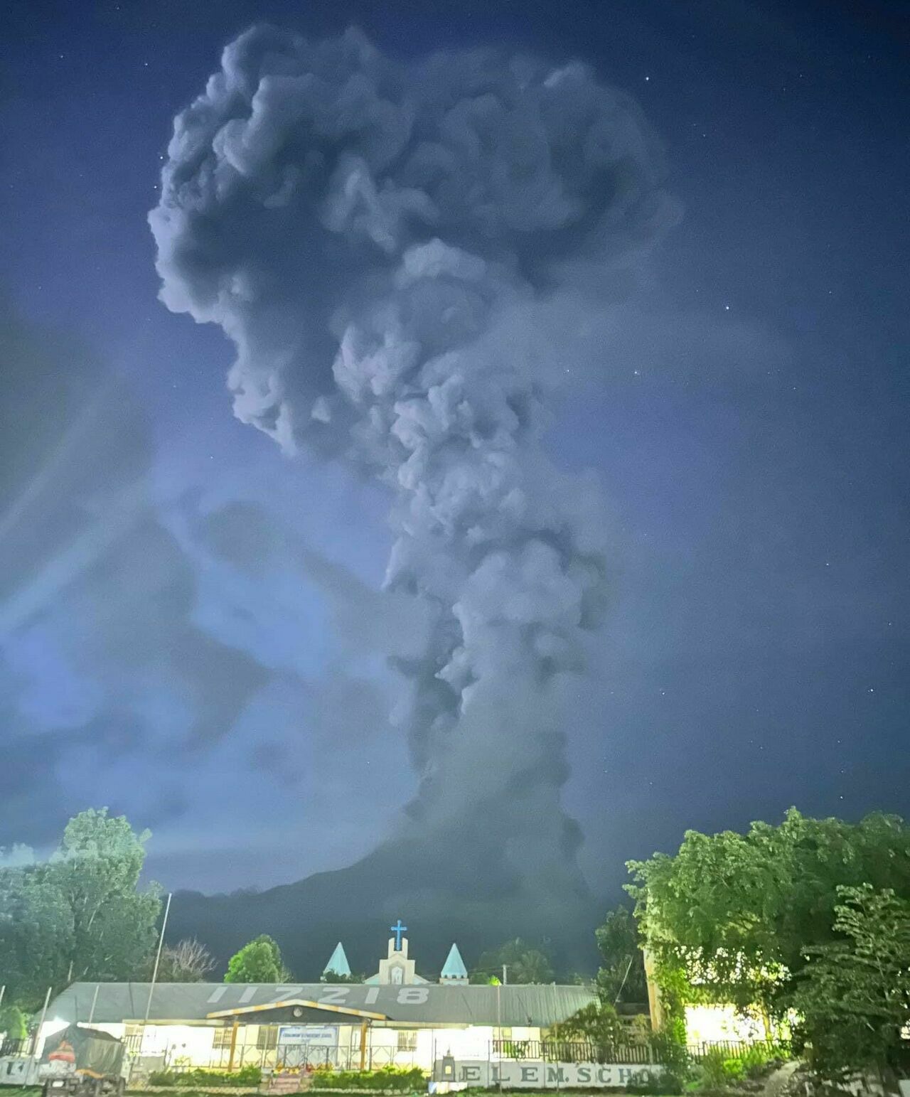 Kanlaon Yanardağı’nda patlama meydana geldi! Alarm seviyesi artırıldı