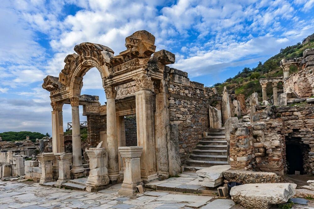 Efes Antik Kenti Güncel Giriş Ücretleri 2024: Müzekart Geçerli Mi? Nasıl Gidilir?