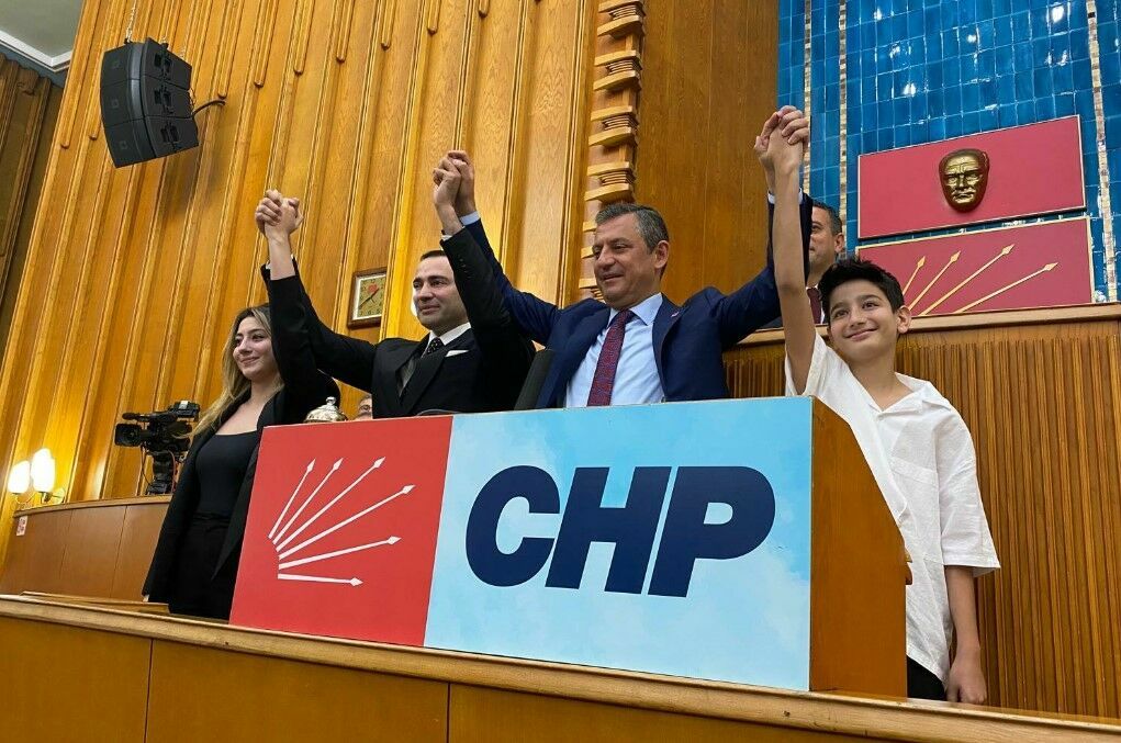 İYİ Parti'den istifa eden milletvekili Aykut Kaya CHP'ye katıldı