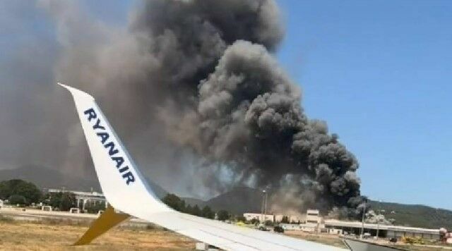 İbiza Havaalanı'nda yangın: Uçuşlar iptal edildi!