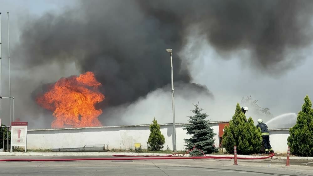 Için Itfaiye Ekipleri Yoğun Çaba Harcıyor2