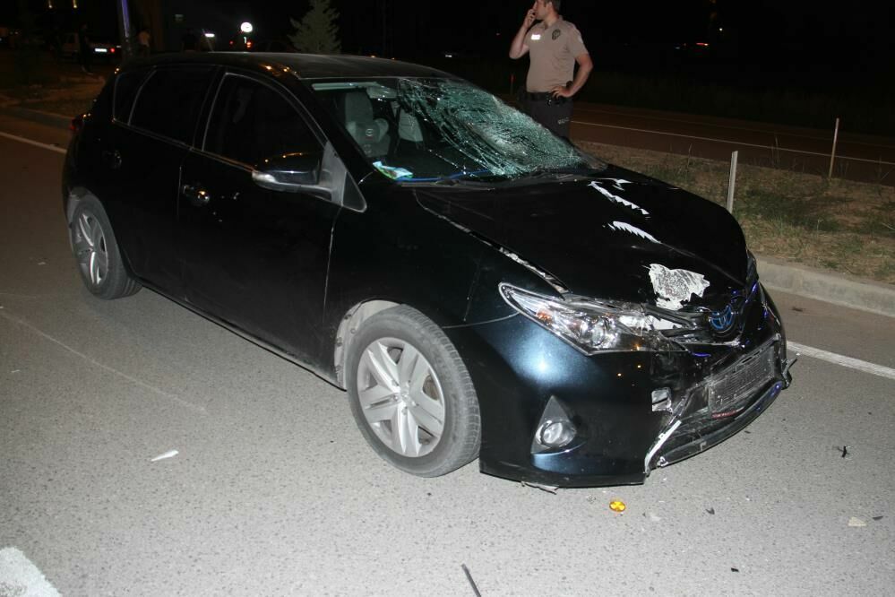 Konya'da Motosiklet Otomobil Ile Çarpıştı