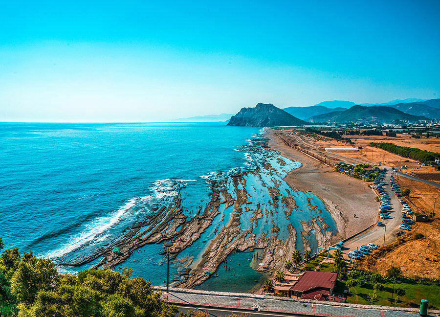 Koru Plaji Dogal Havuzlar Yol Kenari