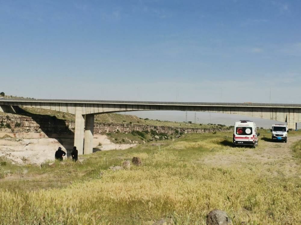 Viyadükte Erkek Cesedi Bulundu4