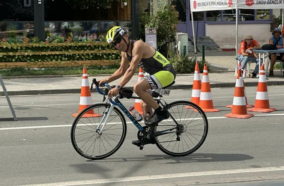 Antalyalı 'Demir Adam' lakaplı Ali Bıdı Ordu Triatlon Türkiye Kupası'nda ikincilik kazandı