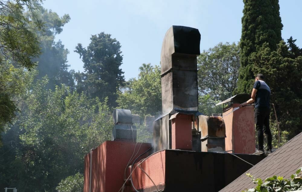 Antalya Kaleiçi'nde çıkan yangın panik yarattı