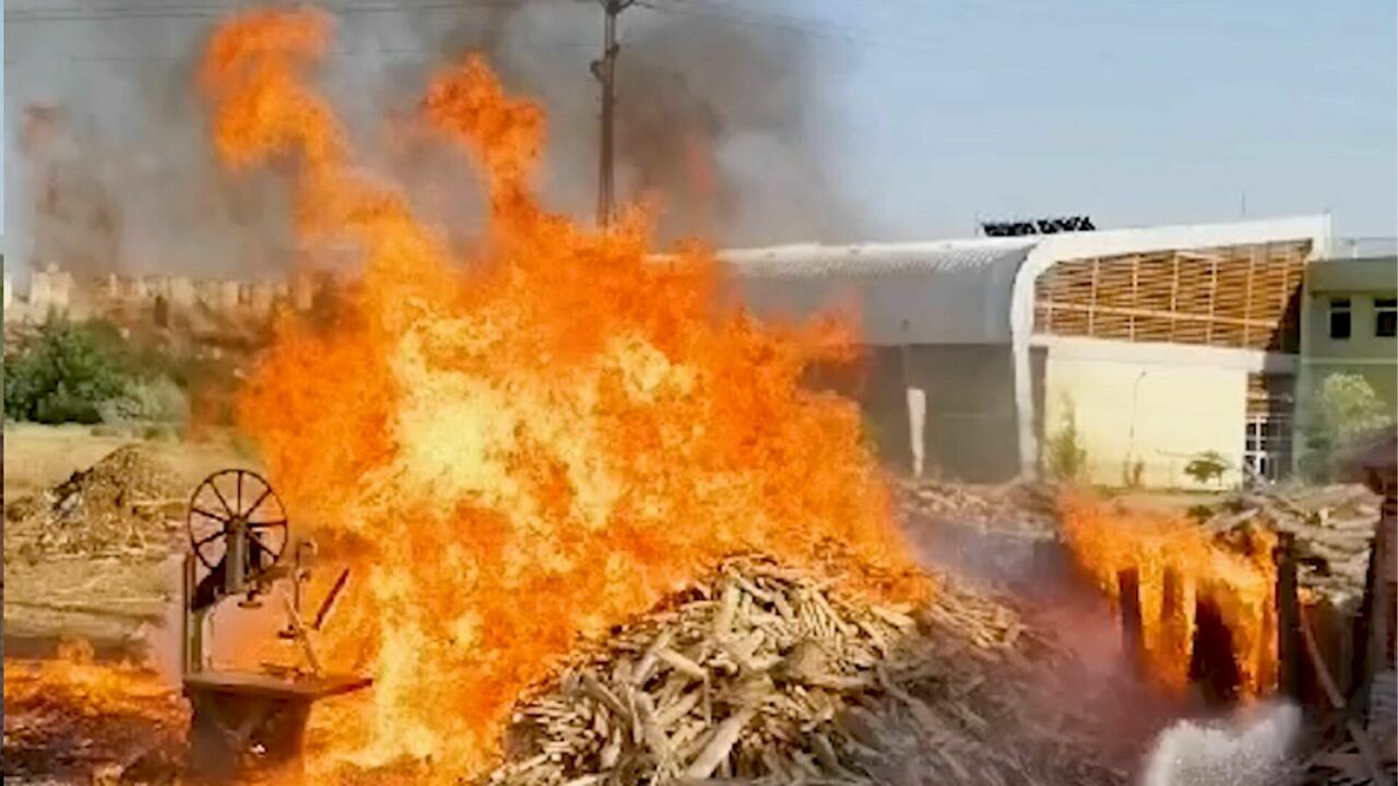 Kırıkkale’de kereste deposunda yangın