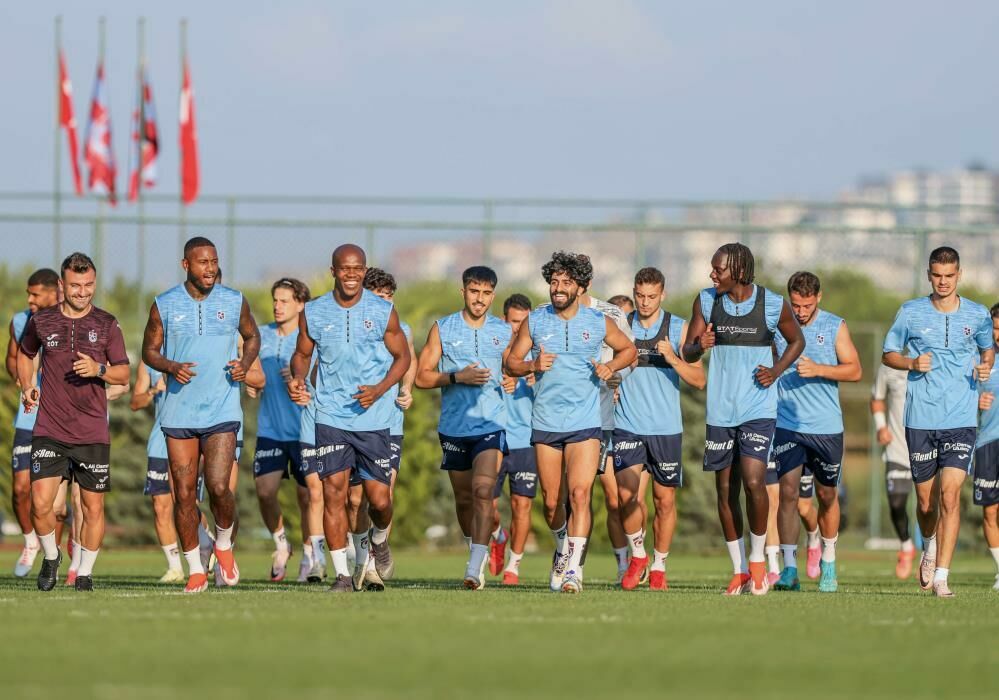 Trabzonspor Teknik Direktörü Avcı Ruzomberok maçı 11'ini şekillendiriyor