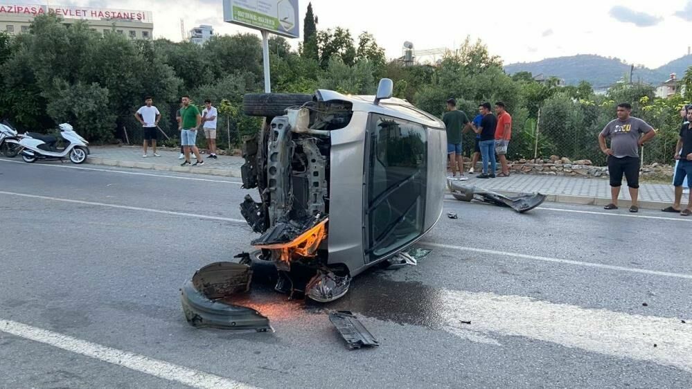 Gazipaşa’da otomobil takla attı