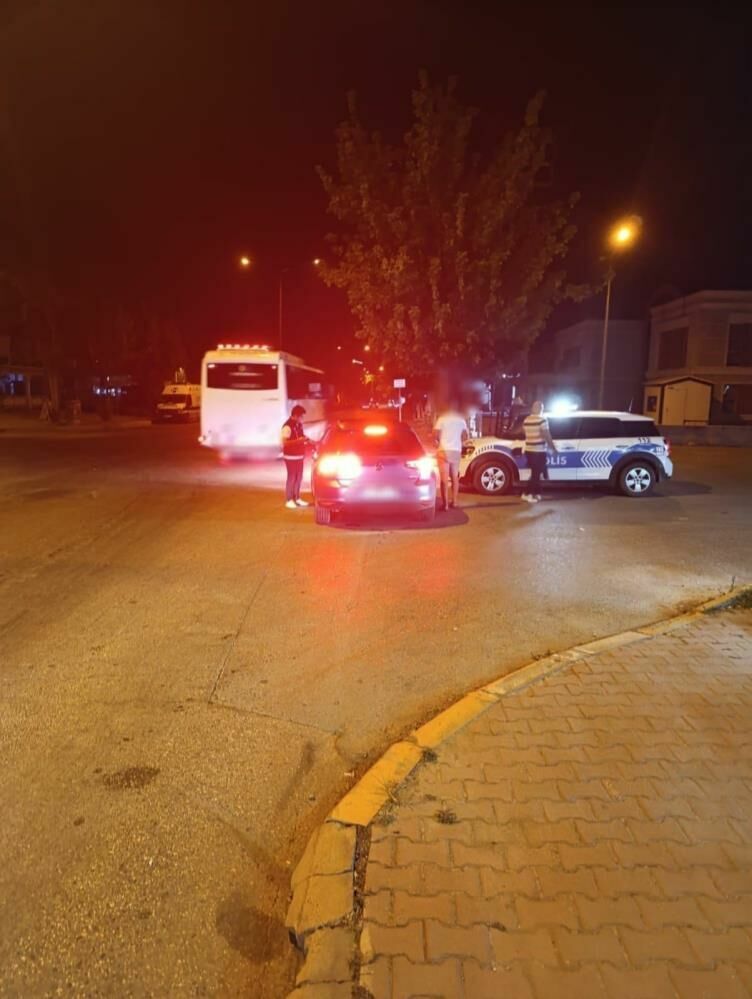 Serik'te Huzur Operasyonu: 2 Aranan Şahıs Yakalandı