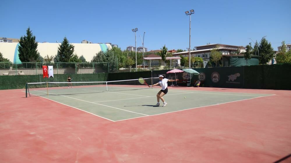 Elazığ'da Tenis şampiyonası sona erdi