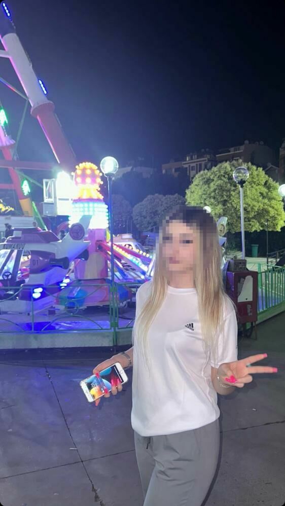 Genç Kız Kendisini Aldatan Sevgilisini Darp Edip Ve Bıçakladı5