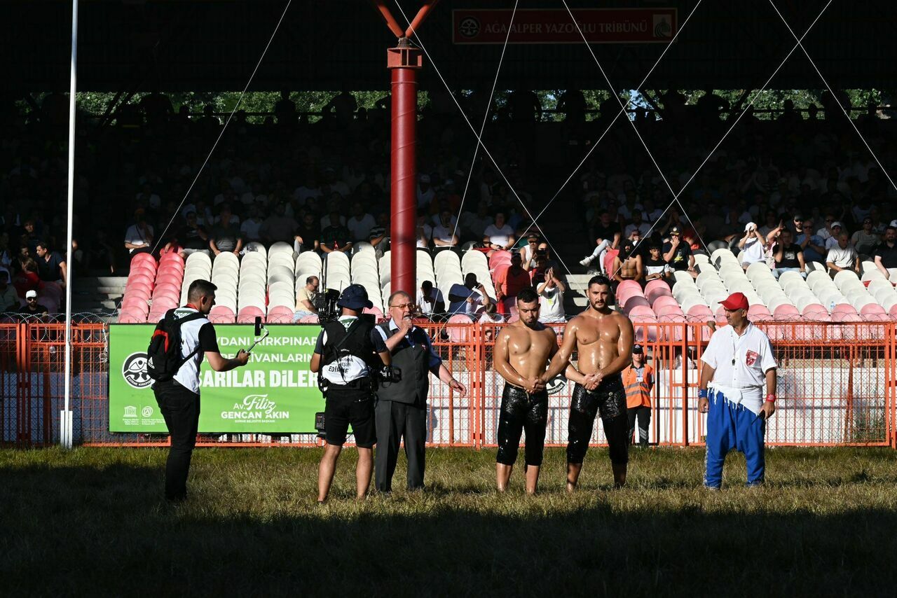 G R5C Ou Wb M A A Y L6 D