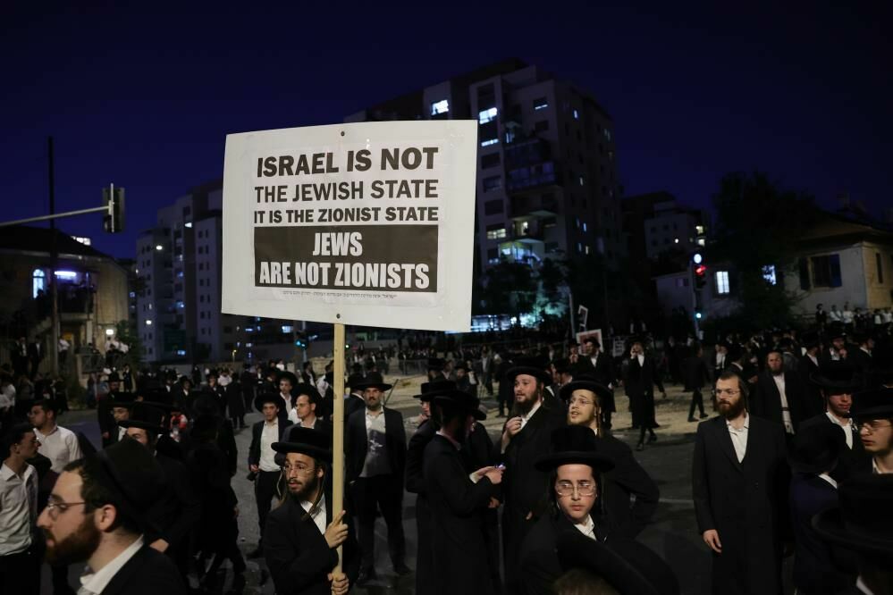 Harediler Polisle Çatıştı4