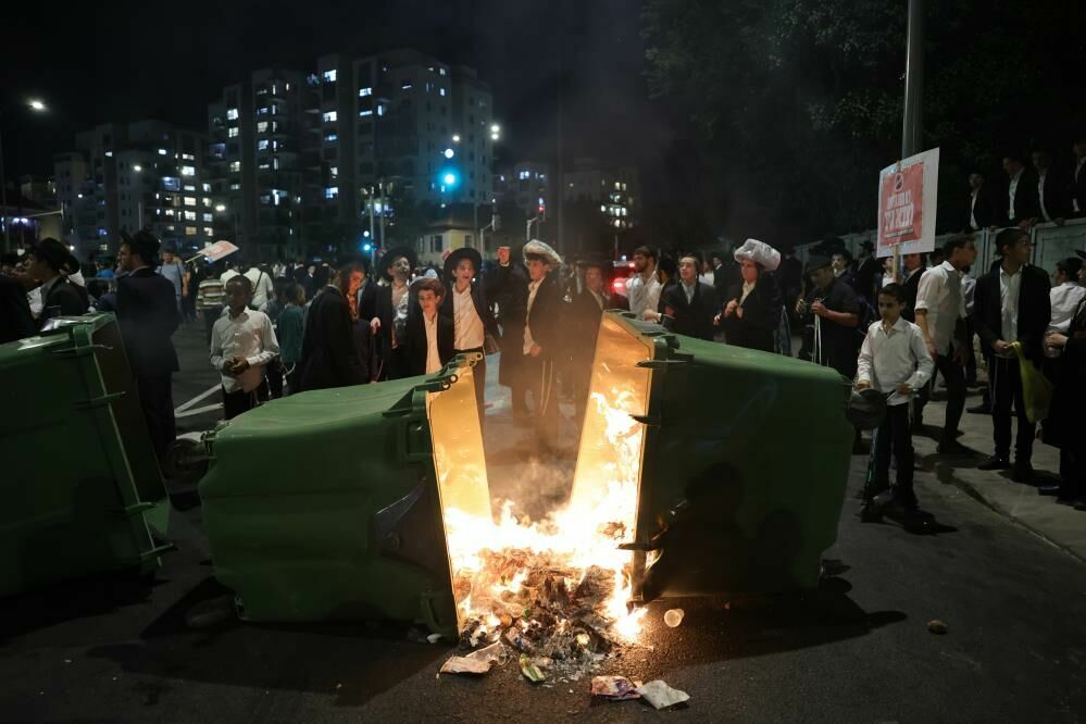 Harediler Polisle Çatıştı45