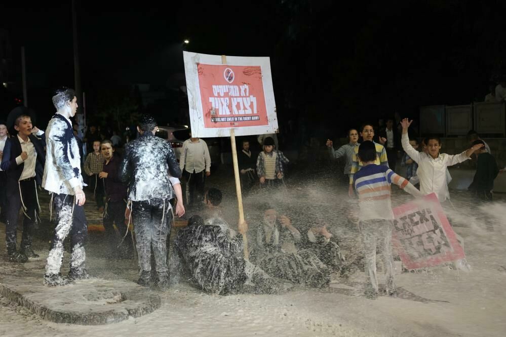 Harediler Polisle Çatıştı7