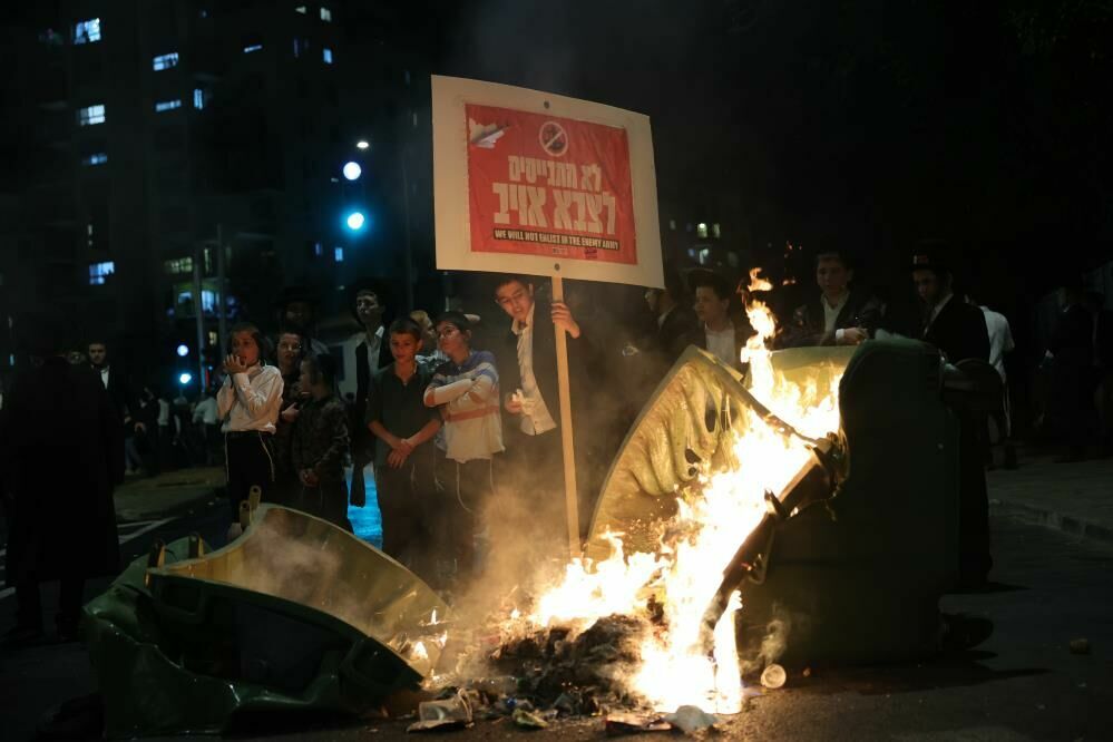 Harediler Polisle Çatıştı88