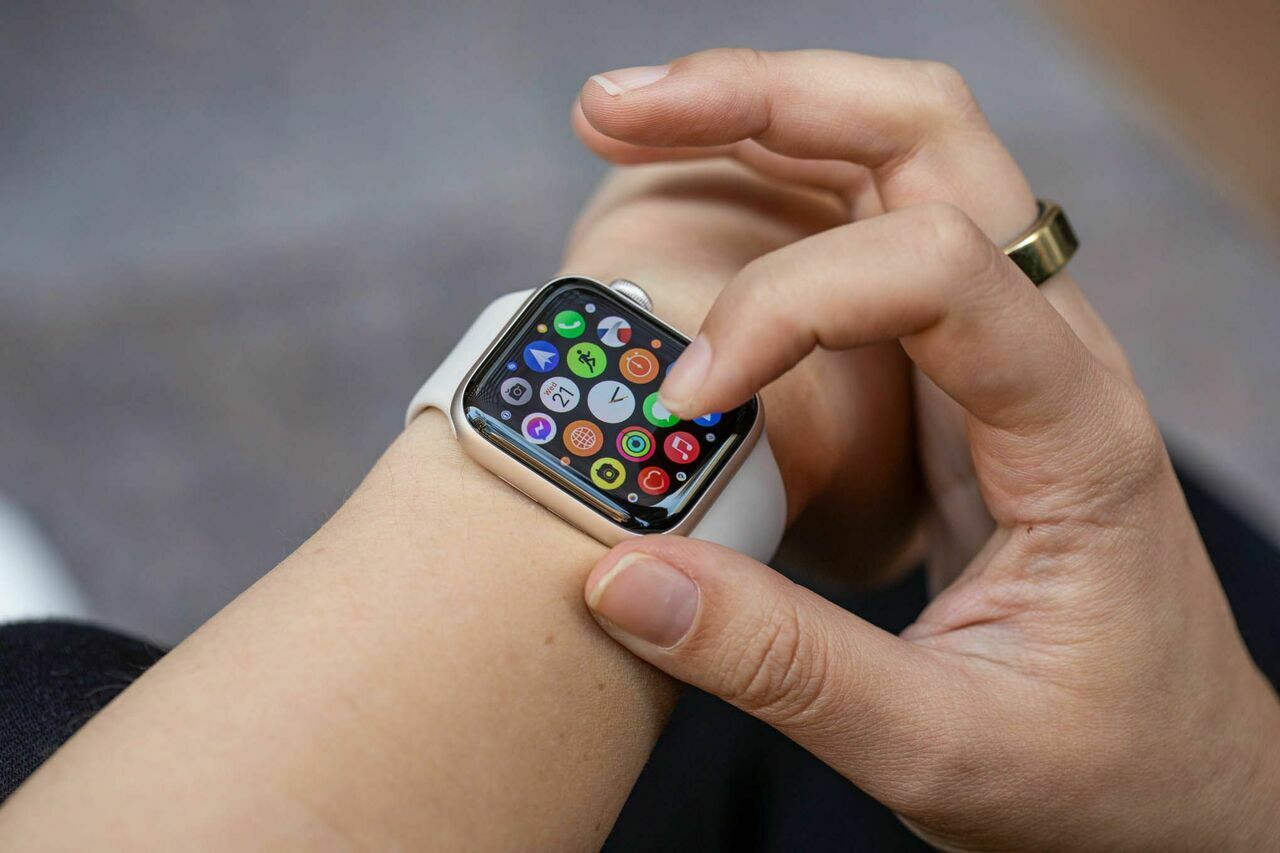 Apple Watch SE yeni kasa ile renkli bir dönüşüm yapıyor