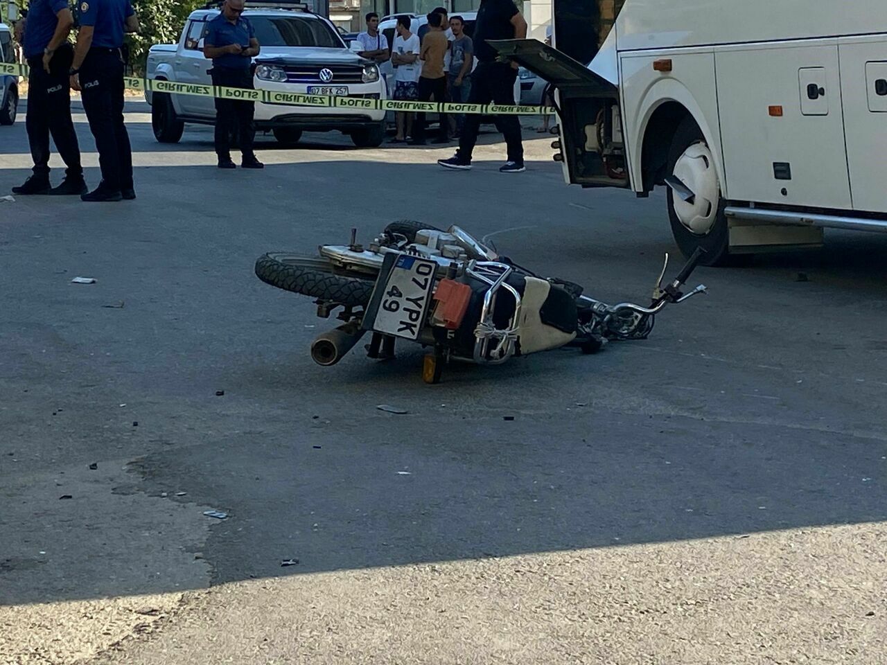Serik'te midibüsle çarpışan 19 yaşındaki motosiklet sürücüsü öldü
