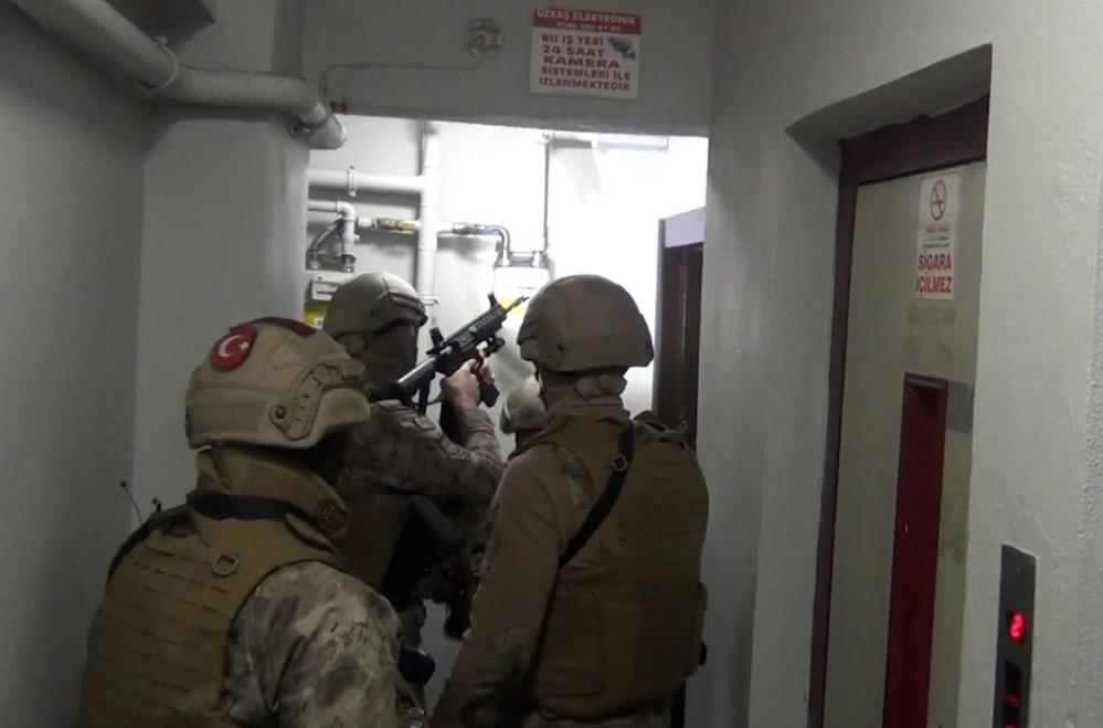 İstanbul’da Radikal Trör Örgütlerine Büyük Operasyon! 17 Kişi Yakalandı (2)