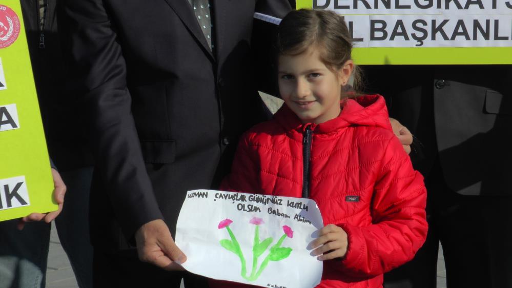 Kayseri'de Uzman Çavuşlar Haklarını İstiyor: 