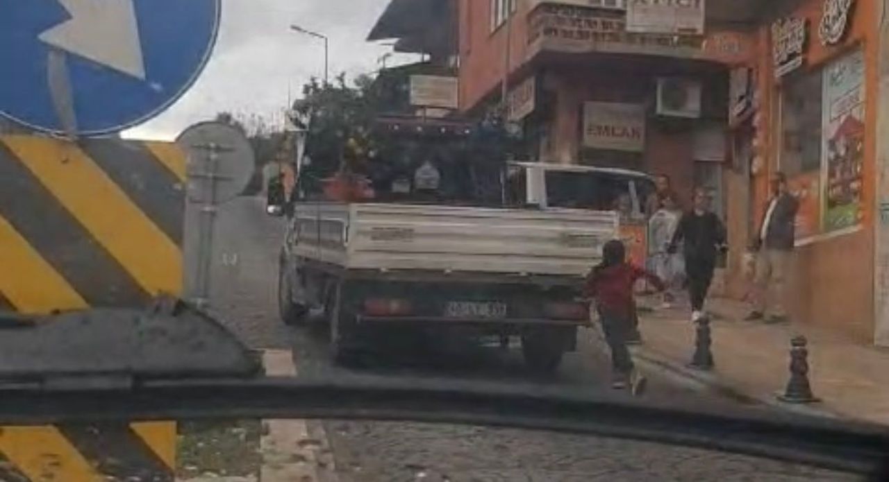 Milas Trafiğinde Çocukların Tehlikeli Oyunu! 3