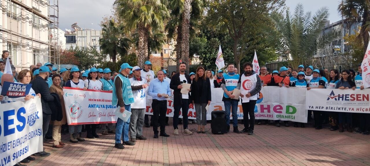 Antalya'da Hekimler Grev Yapıyor: 