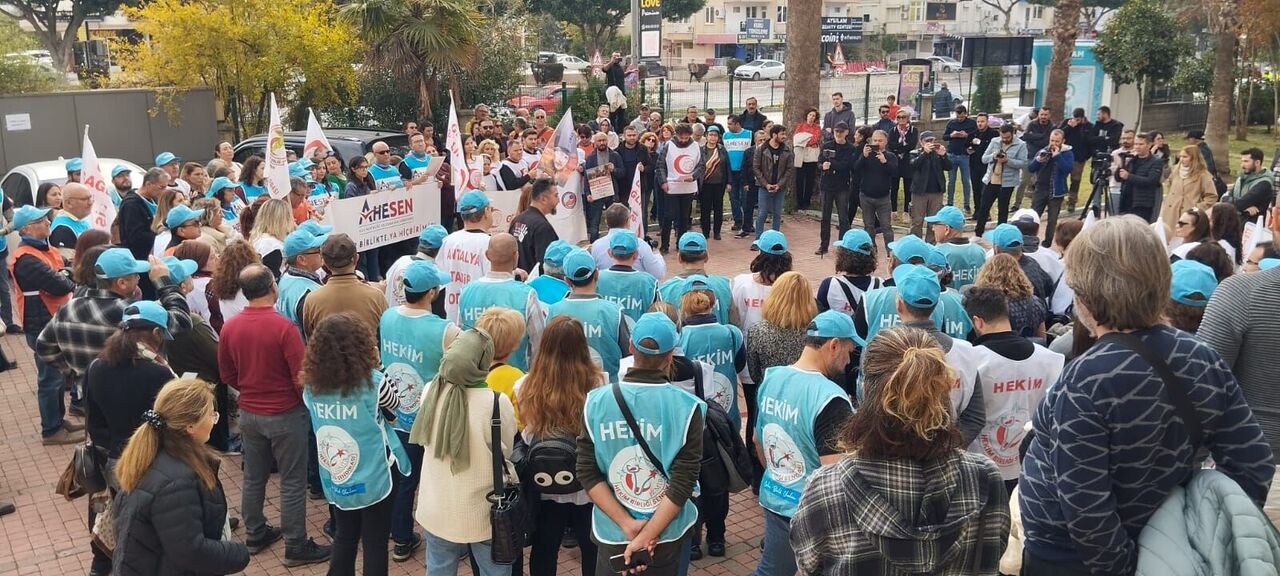 Antalya'da Hekimler Grev Yapıyor: 