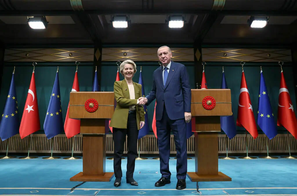 Avrupa Birliği Türkiye'ye Mülteciler İçin 1 Milyar Euro Fon Sağlayacak