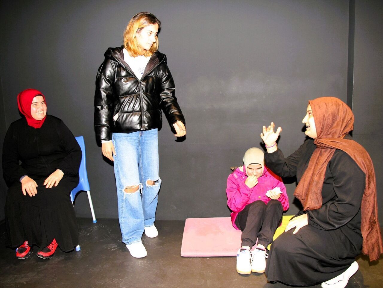 ‘Beyaz Baston’ okul sahnesinde