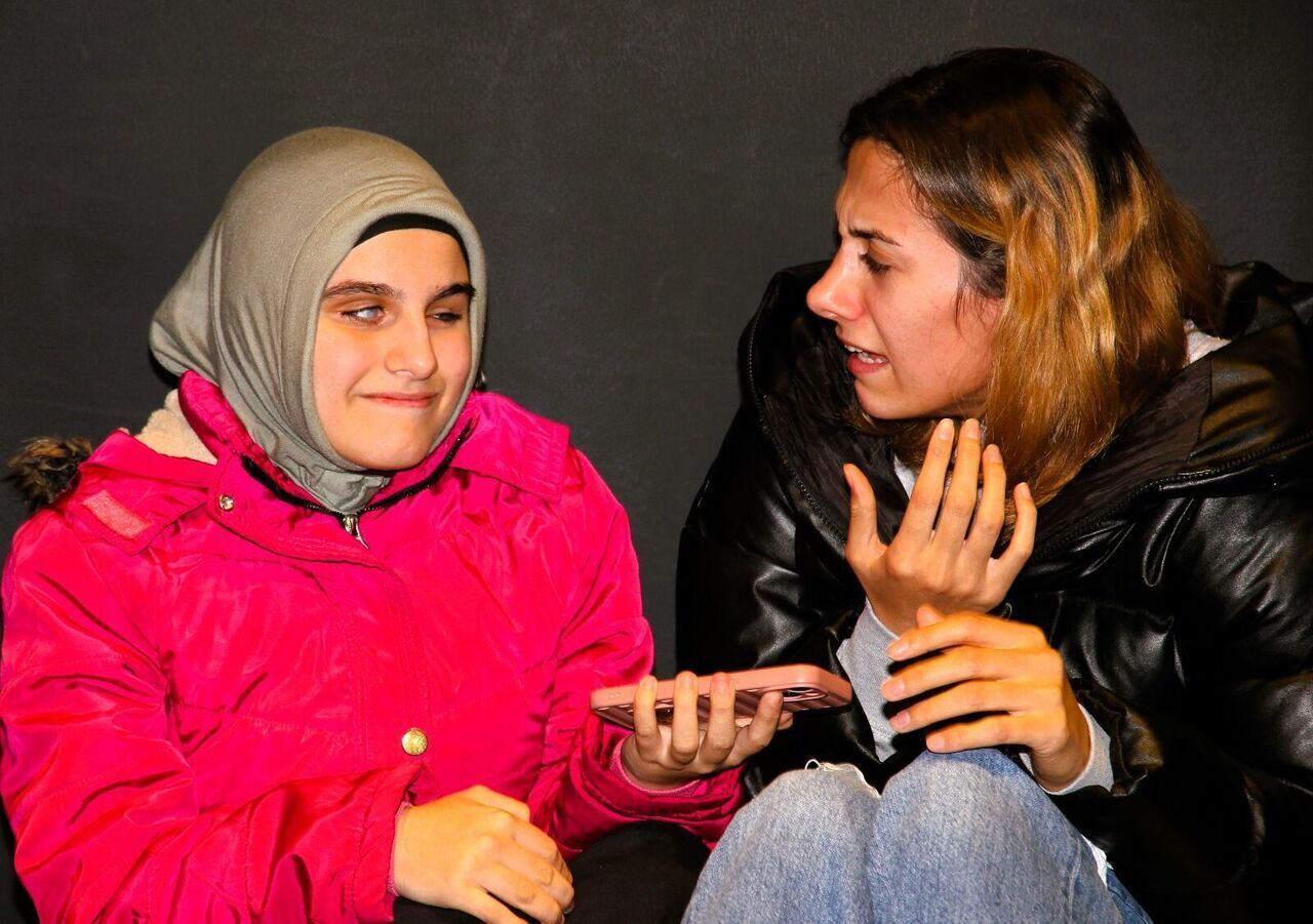 ‘Beyaz Baston’ okul sahnesinde