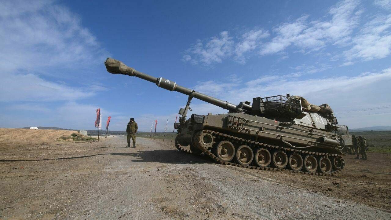 İsrail Tankları Suriye Sınırındaki Tampon Bölgeyi Geçti