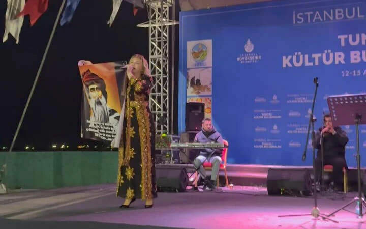 Şarkıcı Pınar Aydınlar Havalimanında Gözaltına Alındı
